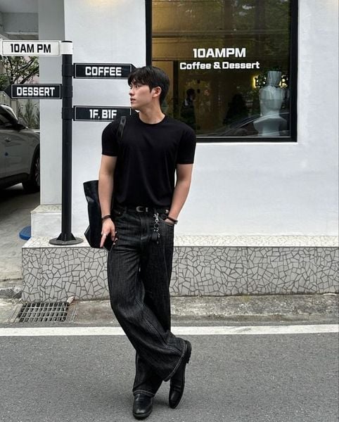 Cách phối đồ với giày boot nam - Áo thun và quần jeans