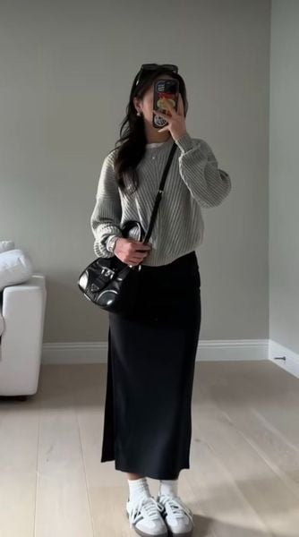 Váy suông + Giày thể thao trắng