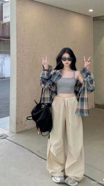 Cách phối đồ với quần ống rộng - Sneakers