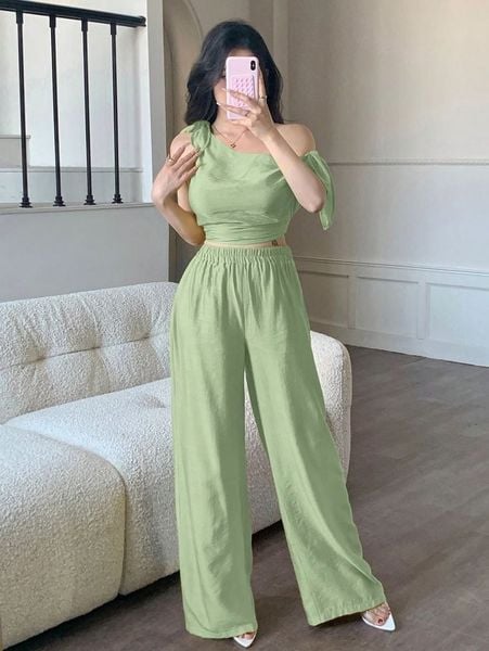 Cách phối đồ với quần ống rộng - Giày cao gót