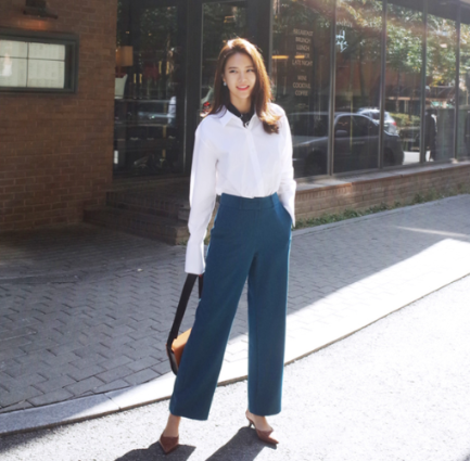 Phối quần ống rộng và áo sơ mi cho người thấp