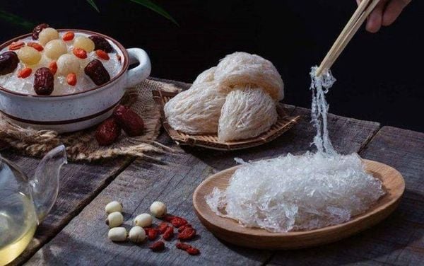 Tặng quà 20/10 cho mẹ với Yến sào