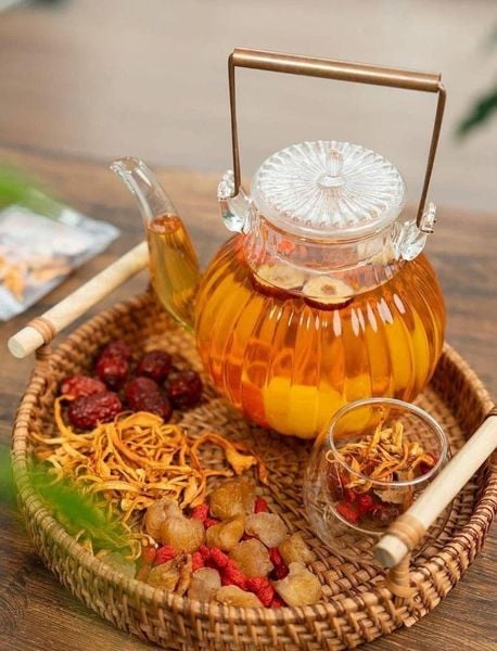 Tặng quà 20/10 cho mẹ với Trà dưỡng nhan