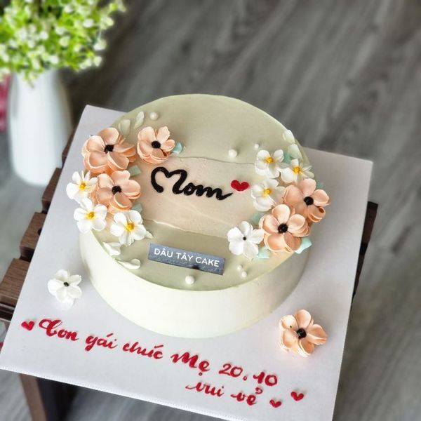Tặng quà 20/10 cho mẹ với Bánh kem