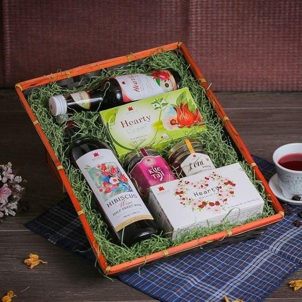 Quà 8/3 cho cô giáo - Giỏ quà nhỏ từ tập thể lớp