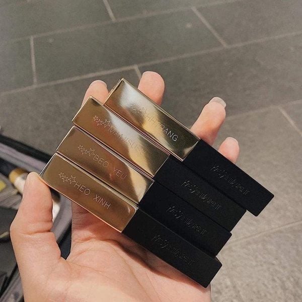 Quà 8/3 cho vợ - Son cao cấp khắc tên