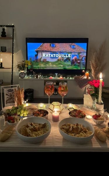 Quà sinh nhật cho vợ - Bữa tối riêng hoặc staycation ngắn