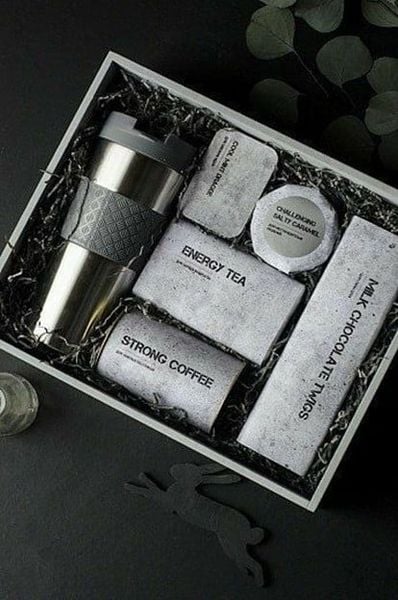 Quà tặng nhân viên cuối năm - Ghi nhận nỗ lực trọn vẹn của đội ngũ