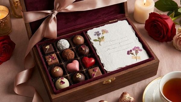 Quà Valentine cho người yêu - Socola kèm thiệp viết tay