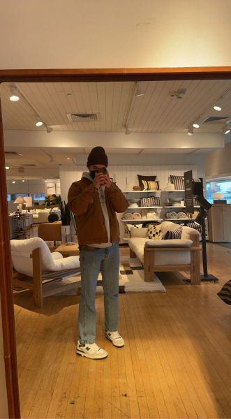 Quần ống suông đi với giày gì nam - Giày thể thao retro