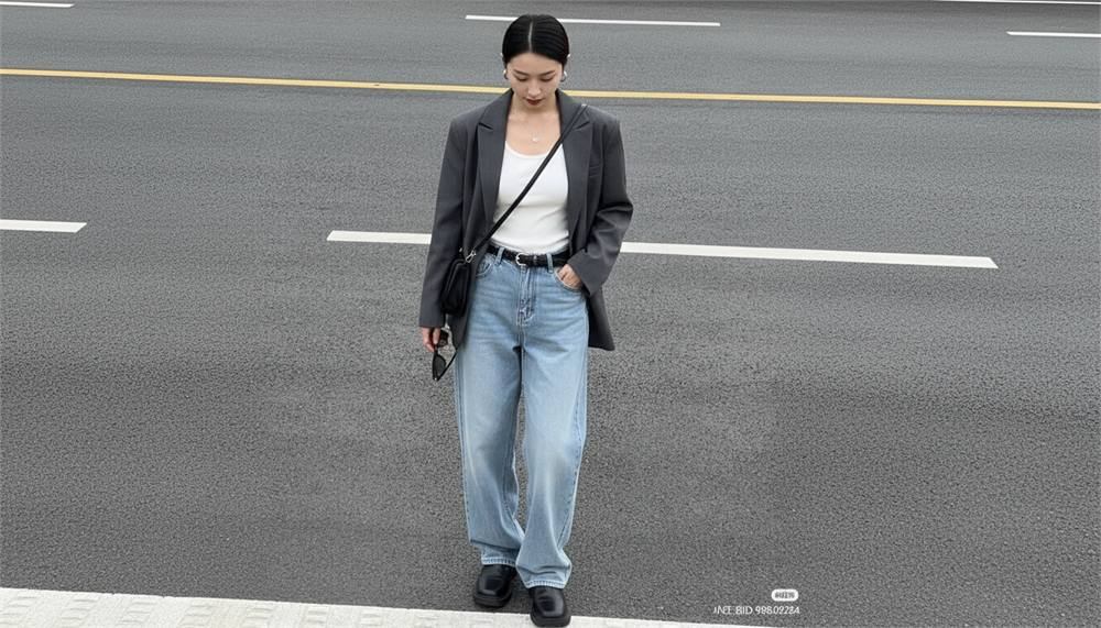 Quần jean ống đứng đi làm đi chơi hẹn hò với outfit gọn gàng hiện đại