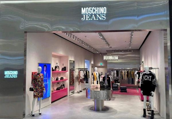 Shop bán đồ hiệu ở Hà Nội với Moschino