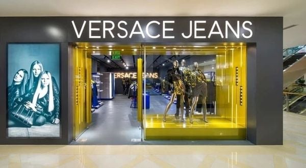 Shop bán đồ hiệu ở TP.HCM với Runway