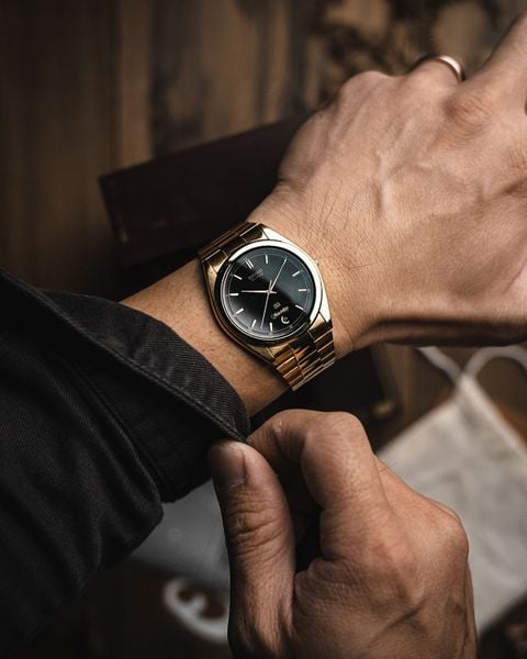 Tặng đồng hồ có ý nghĩa gì - Tặng đồng hồ cho nam giới