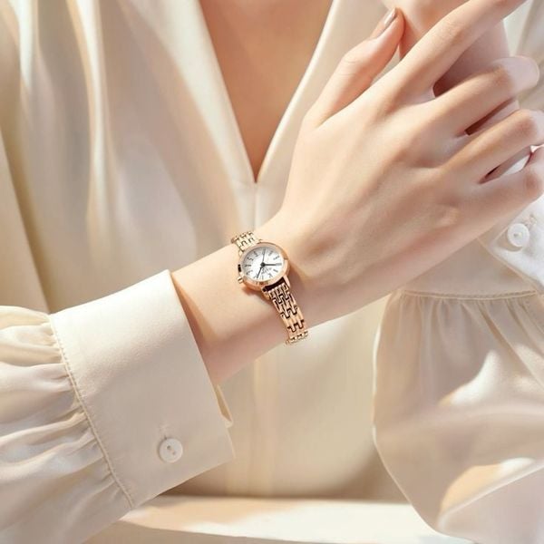 Tặng đồng hồ có ý nghĩa gì - Tặng đồng hồ cho nữ giới