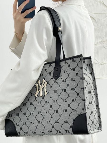 Thương hiệu túi xách nữ được yêu thích - túi xách MLB