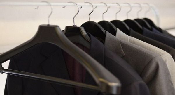 Treo để giữ form