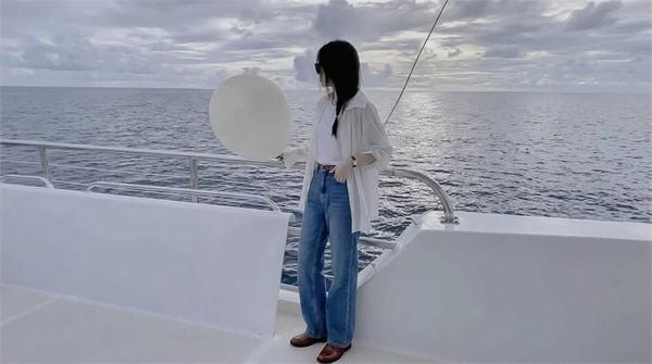 ?o s? mi n? ph?i qu?n jeans ?ng ??ng ho?c ?ng su?ng theo phong c?ch thanh l?ch tr? trung