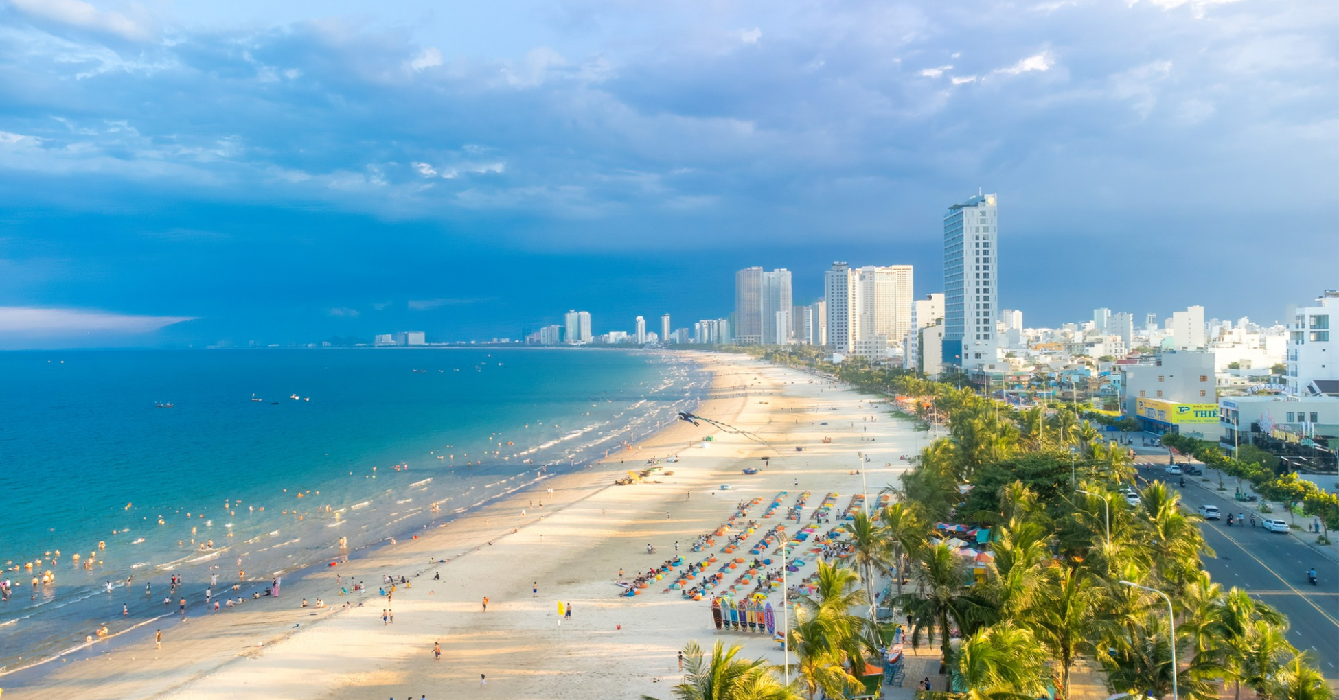 Đà Nẵng - biển đẹp, dịch vụ phát triển