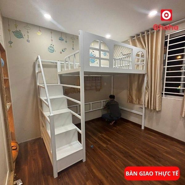 Giường tầng sắt thiết kế an toàn và chắc chắn cho trẻ nhỏ
