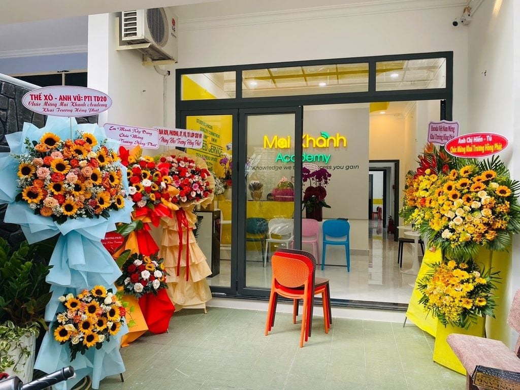 quà tặng khai trương trung tâm ngoại ngữ