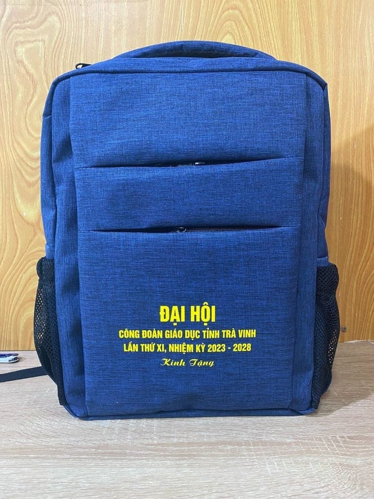 quà tặng đoàn thanh niên