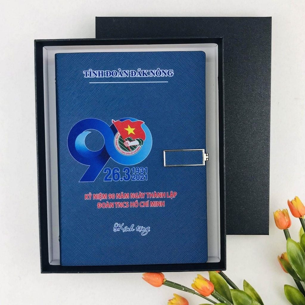 quà tặng đoàn thanh niên