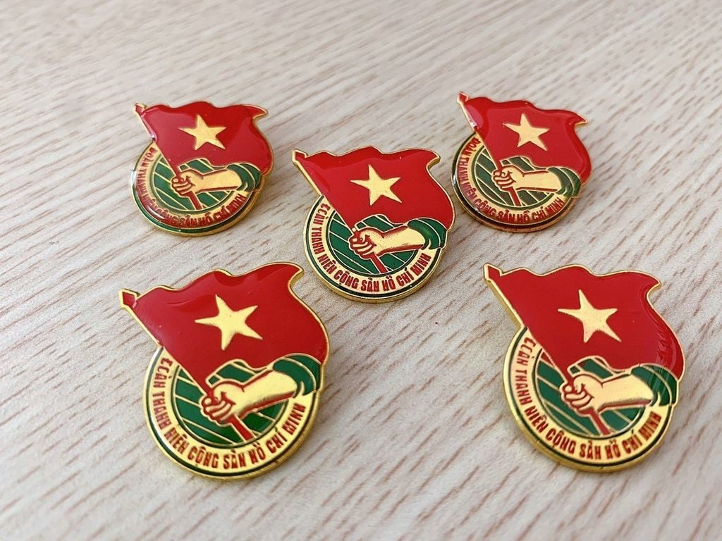 quà tặng đoàn thanh niên