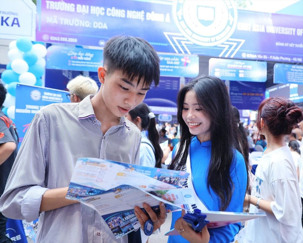 quà tặng tuyển sinh