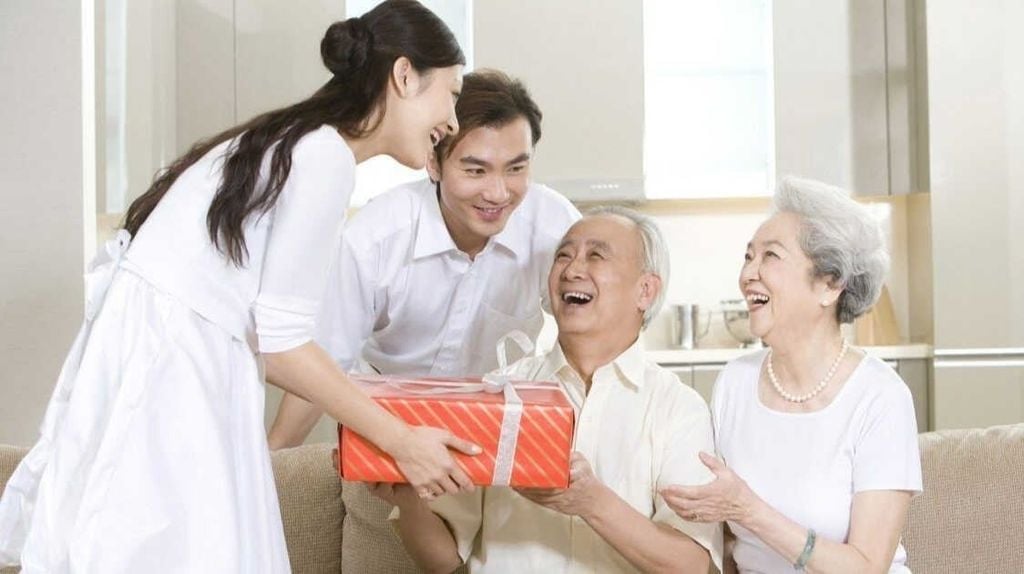 quà Tết biếu bố mẹ vợ