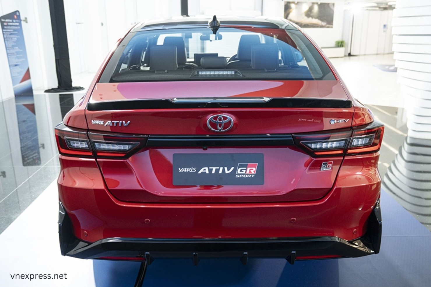 Toyota Vios Hybrid: Mẫu sedan tiết kiệm nhiên liệu sắp ra mắt tại thị trường Đông Nam Á
