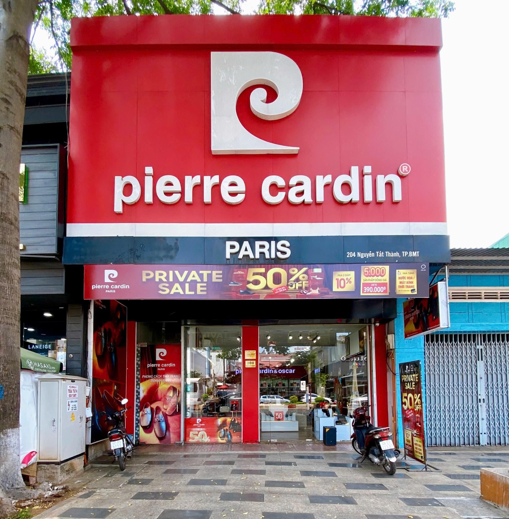 Không gian mặt tiền Pierre Cardin 1449 Phạm Văn Thuận
