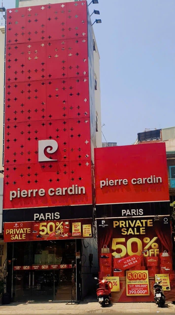 Pierre Cardin & Oscar Fashion 441B Hai Bà Trưng – Mặt tiền cửa hàng