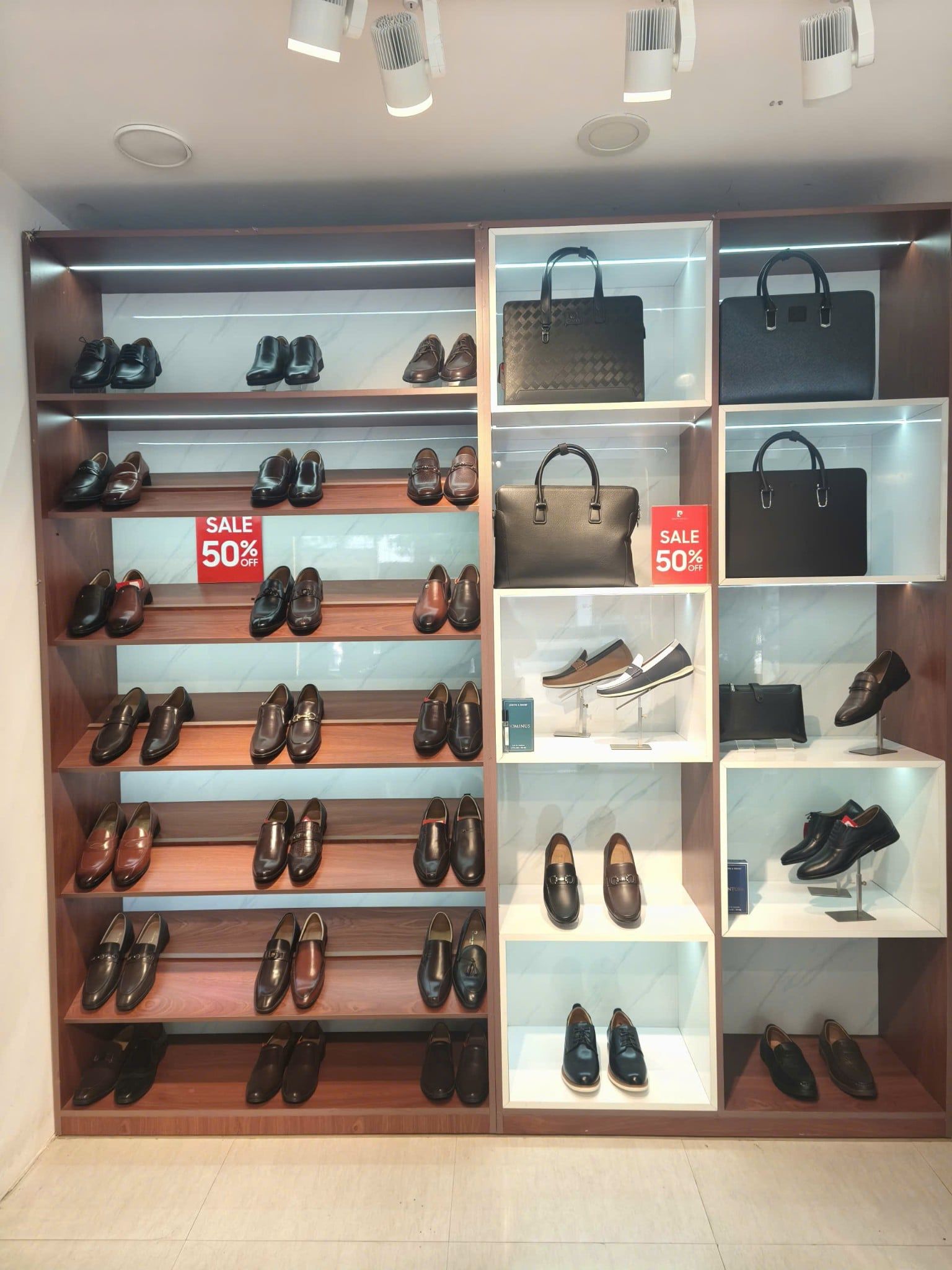 Không gian nội thất Pierre Cardin 50 Nguyễn Văn Cừ