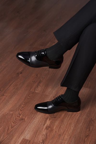 yếu tố ảnh hưởng tới giá giày da