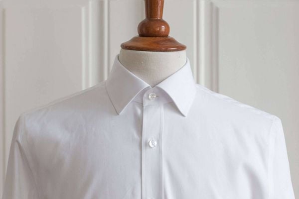 áo sơ mi cổ nhọn, cổ đức