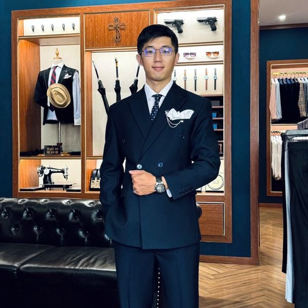 vest-nam-trung-niên-3