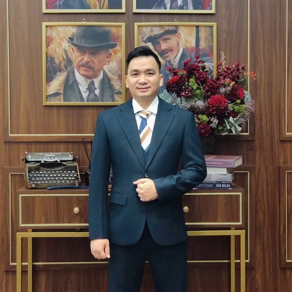 vest-nam-trung-niên-5