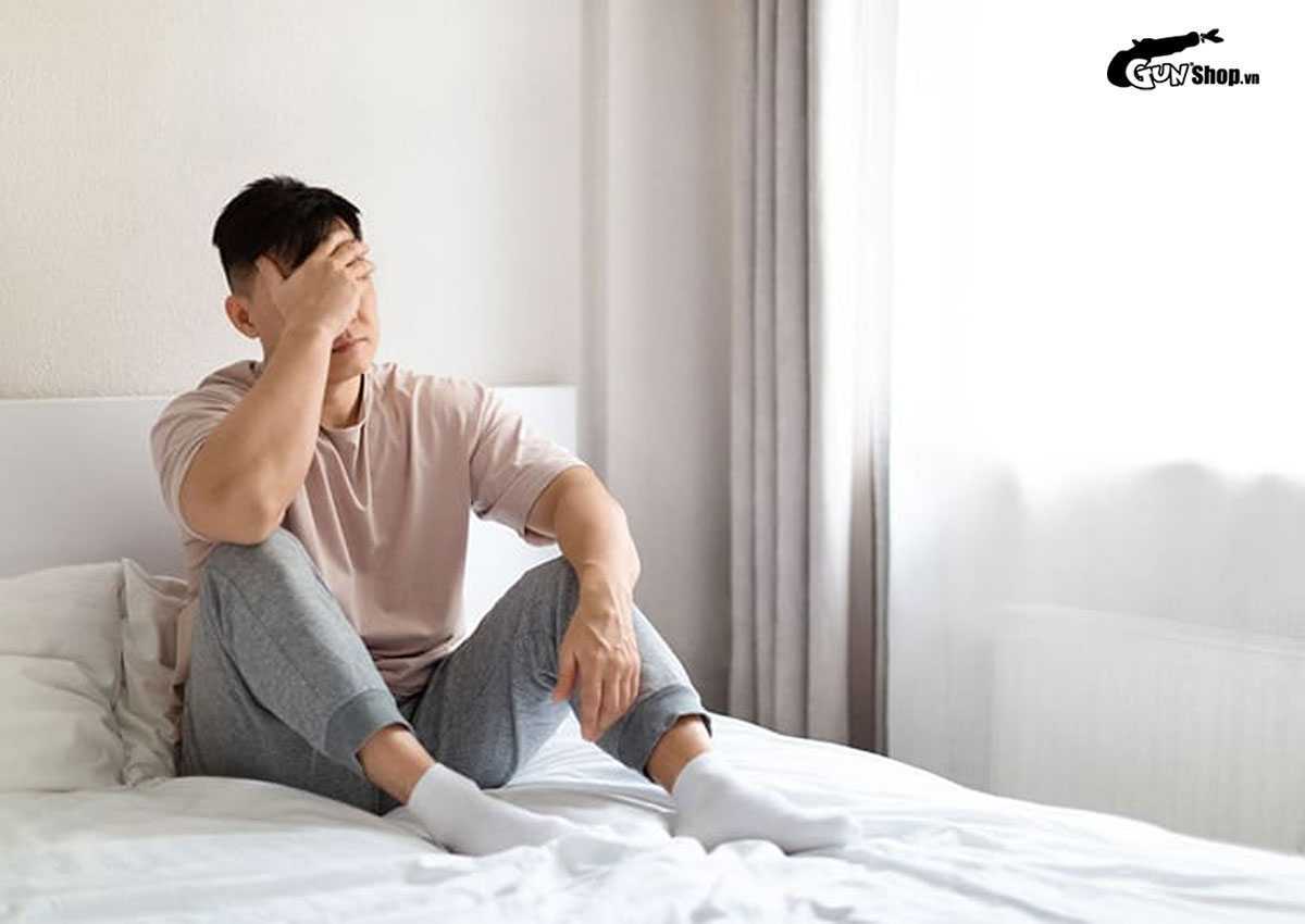 Quan hệ lâu ra có phải yếu sinh lý không?