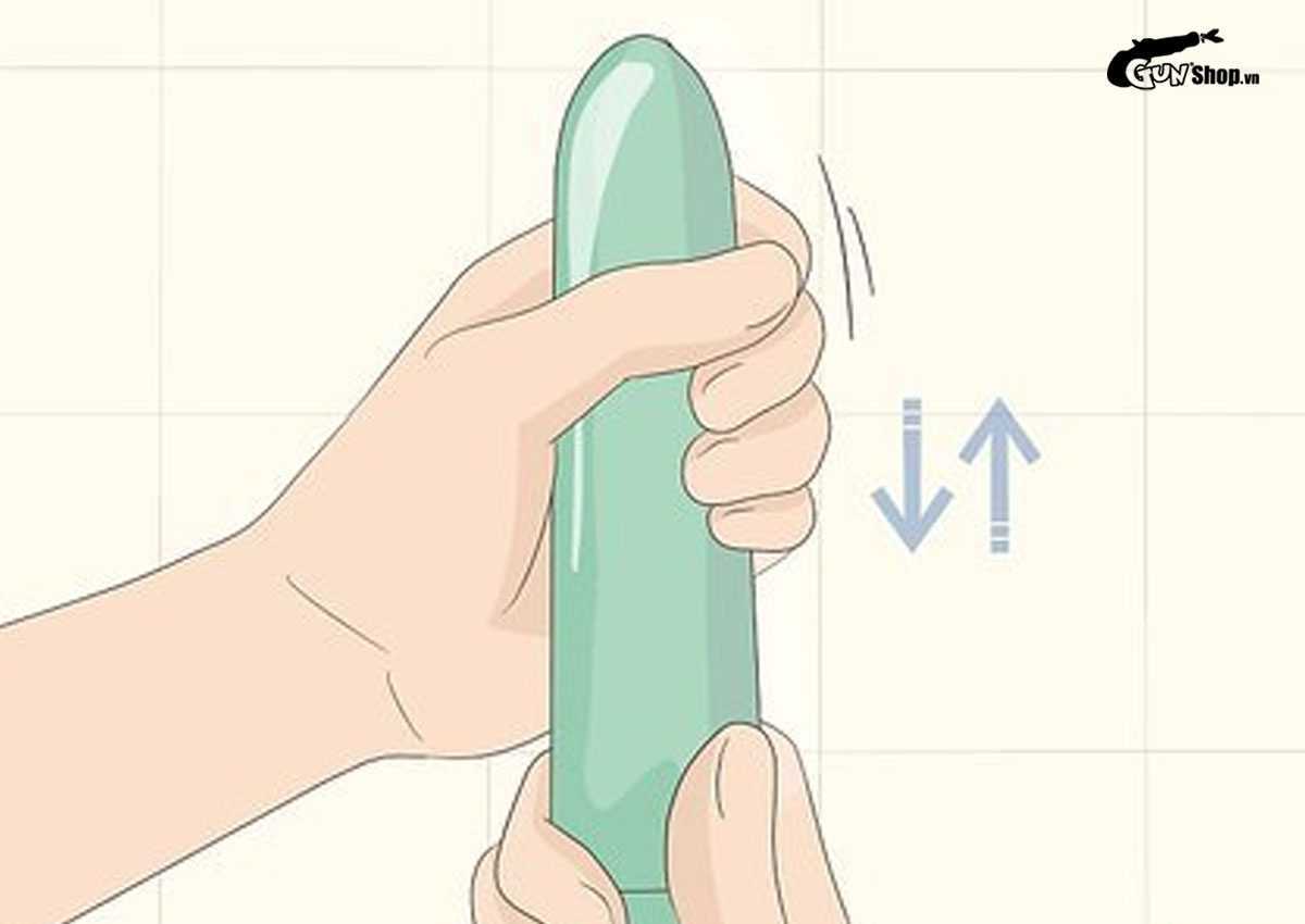 Lấy nước bọt làm chất bôi trơn có được không?