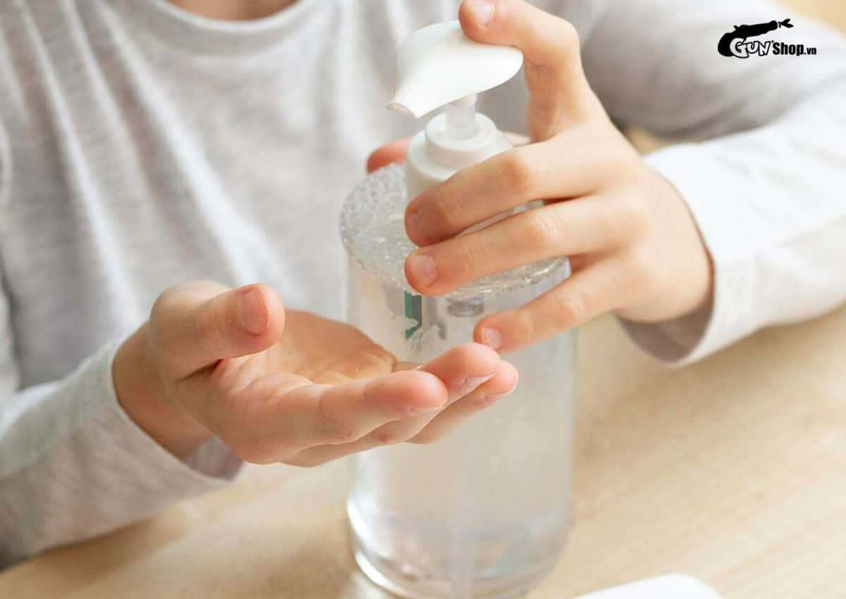 Xăm môi có kiêng quan hệ vợ chồng không?