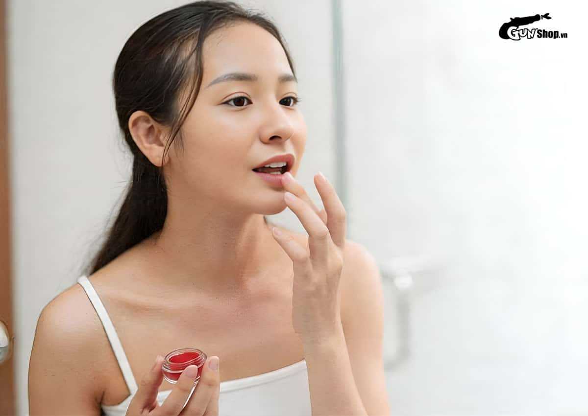 Xăm môi có kiêng quan hệ vợ chồng không?