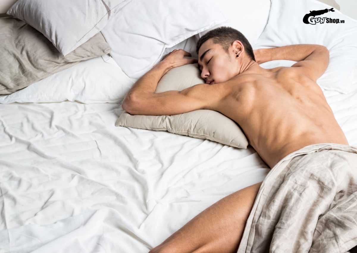 Nam giới có nên mặc quần lót ở nhà không?