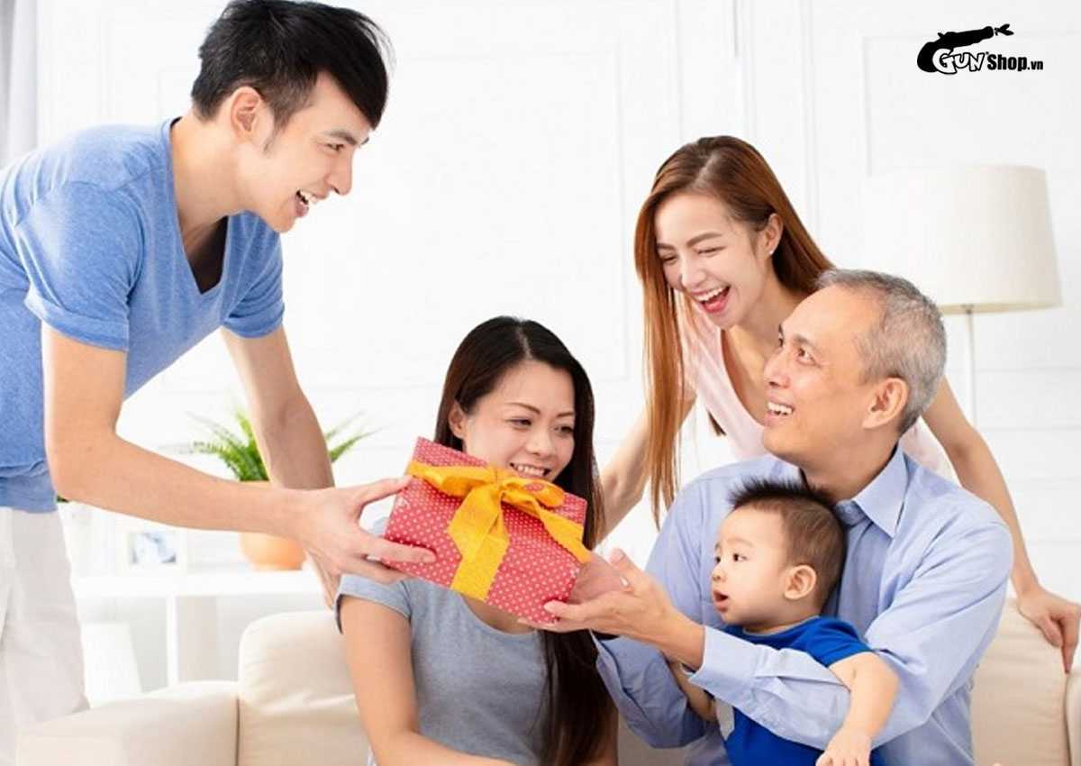 Ra mắt nhà người yêu nên mua gì? Gợi ý quà tặng tinh tế, ý nghĩa
