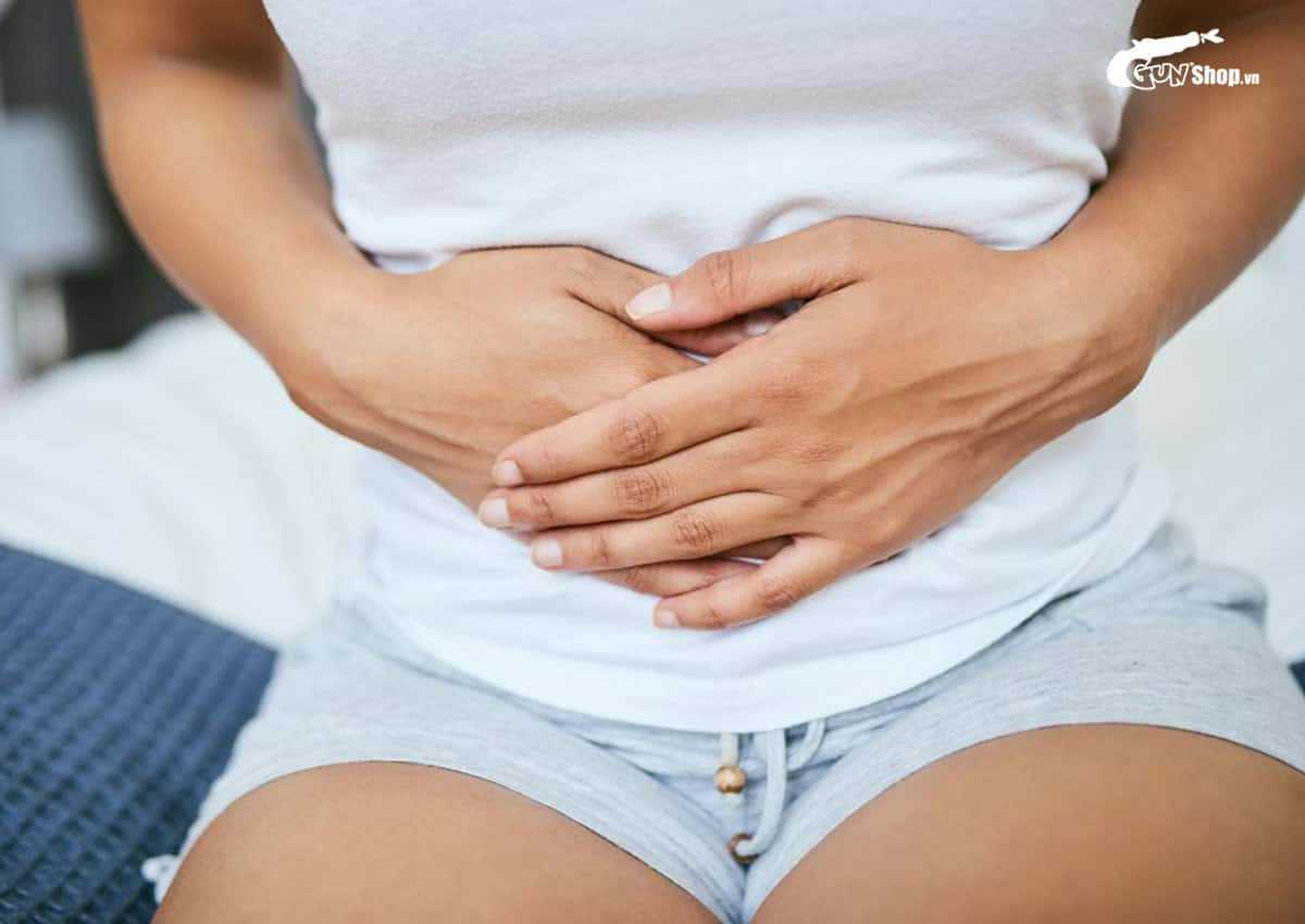 Vùng kín có cặn trắng