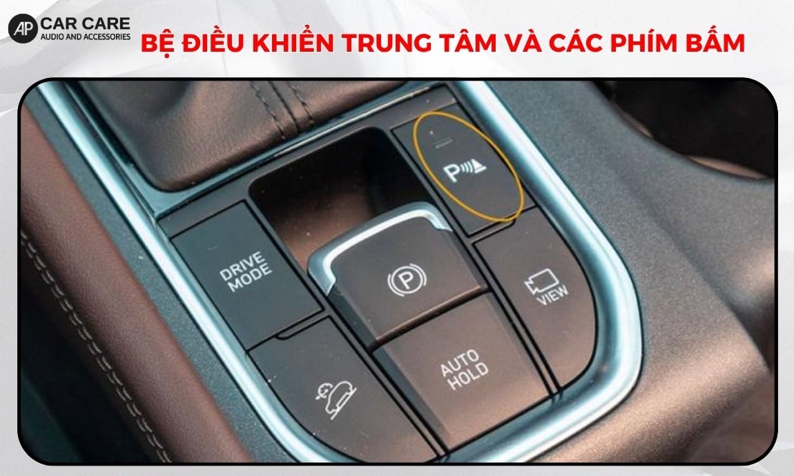 Bệ điều khiển trung tâm và các phím bấm