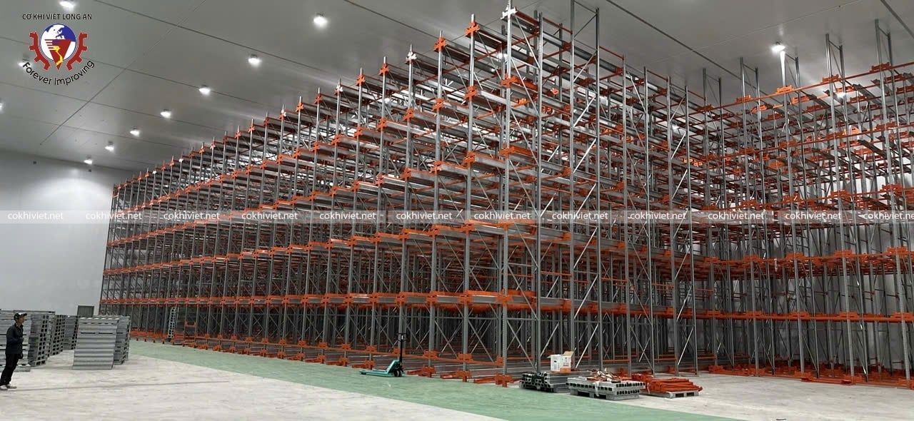 Lane kệ Radio Shuttle sâu 20 pallet trong kho lạnh
