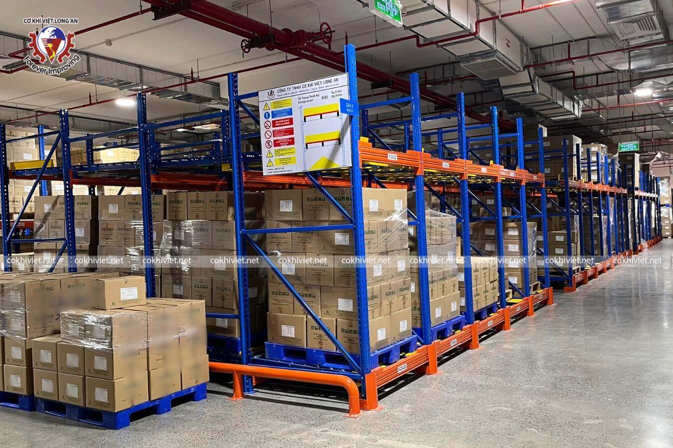 Kệ con lăn flow rack