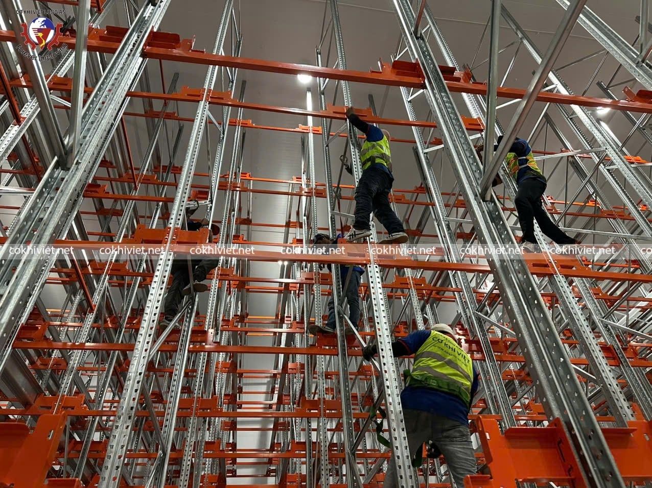 Thi công kệ tự động radio shuttle kho lạnh