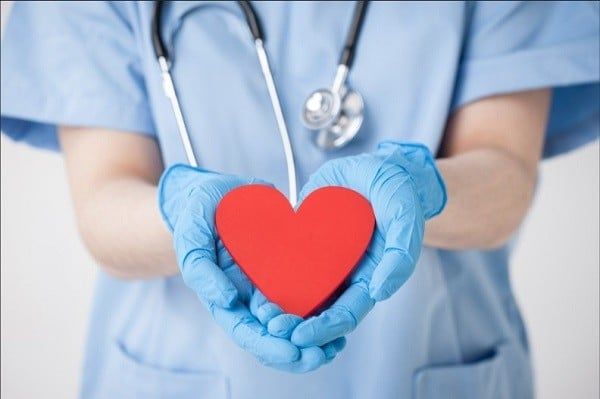 Bác sĩ xuất bản sách